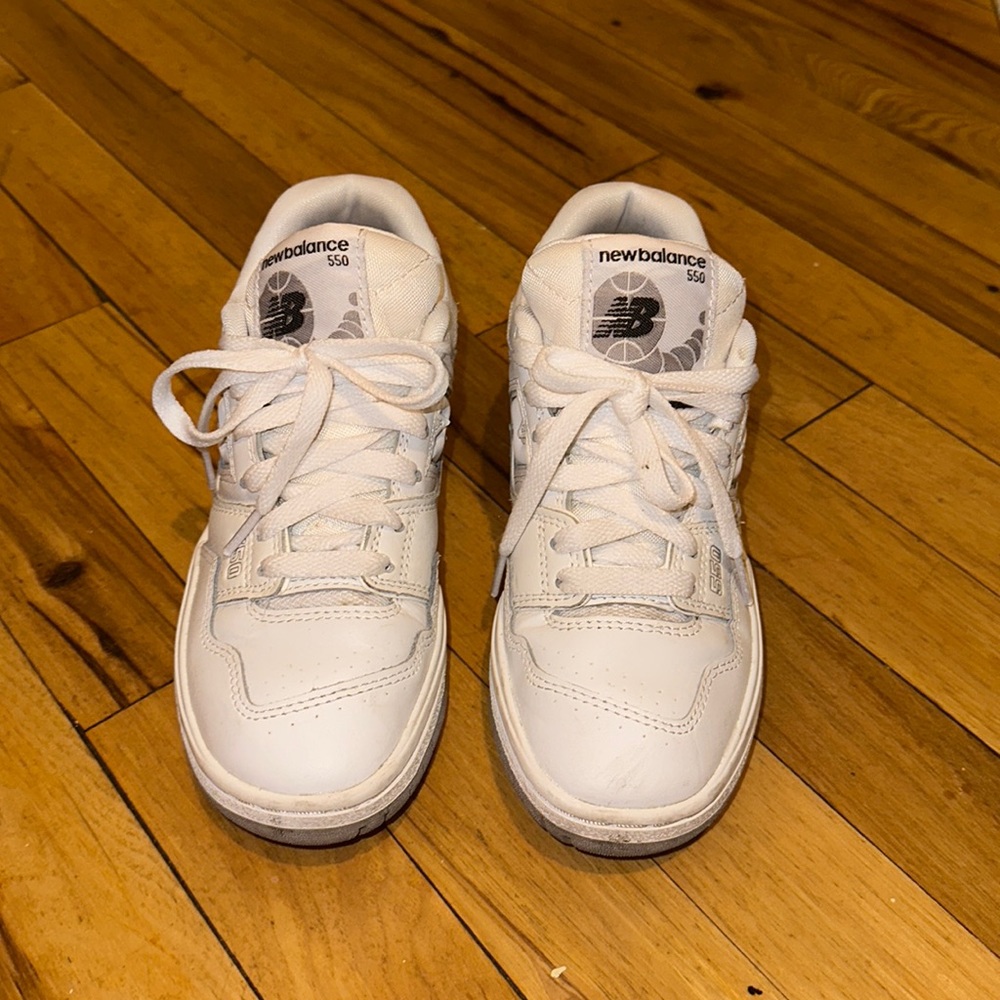 New Balance 550 sneakers. Size 4 kids (size 6 womens).
